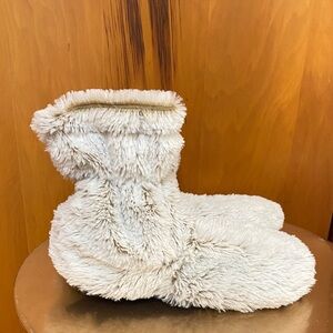 Soft Plush Cream Brown Faux Fur Slippers Microwaveable for Warmth M/L Cozy